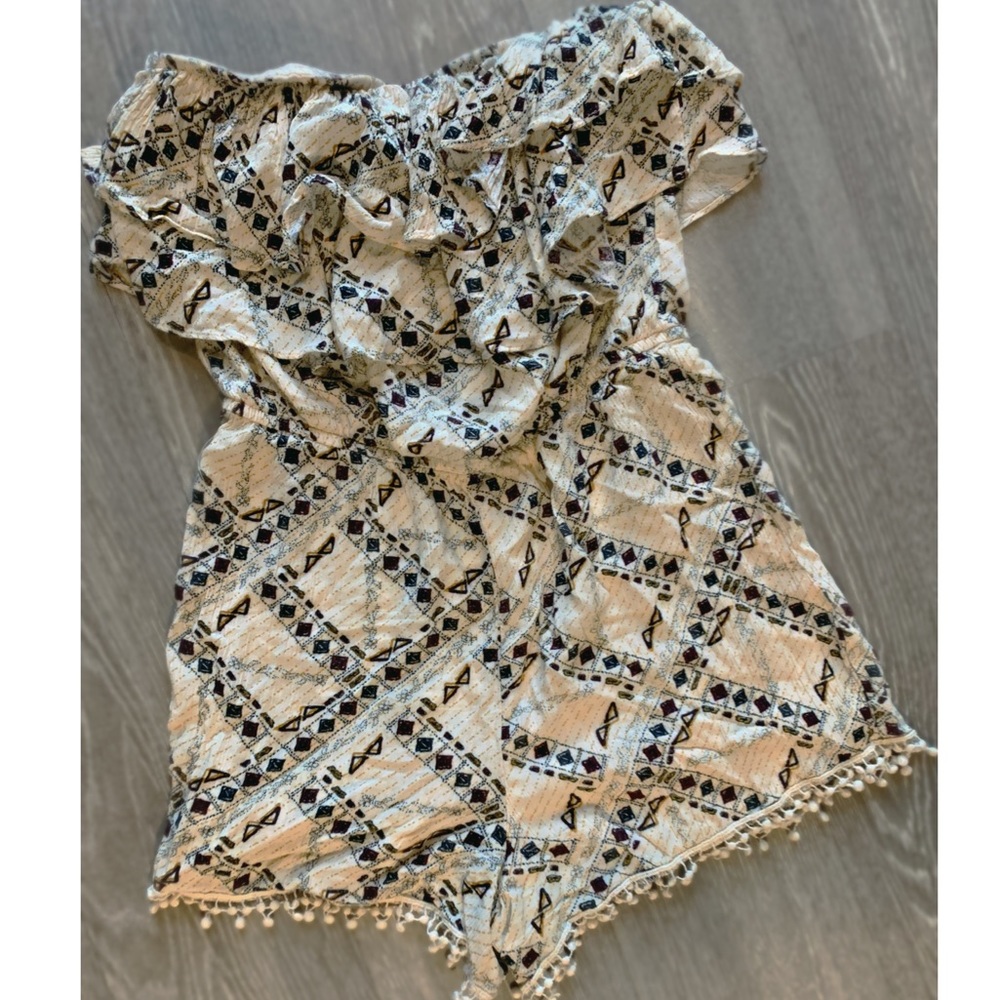 Aztec Print Ruffle Romper •XS